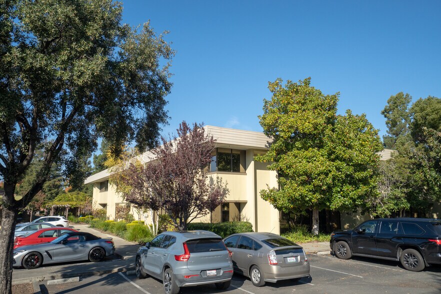 More Photos Of 375 N Wiget Ln, Walnut Creek Office For Lease