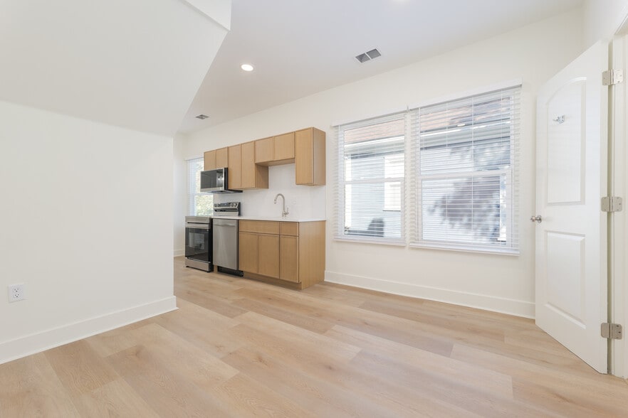 More Photos Of 1628 Walnut St, Jacksonville Multifamily For Sale