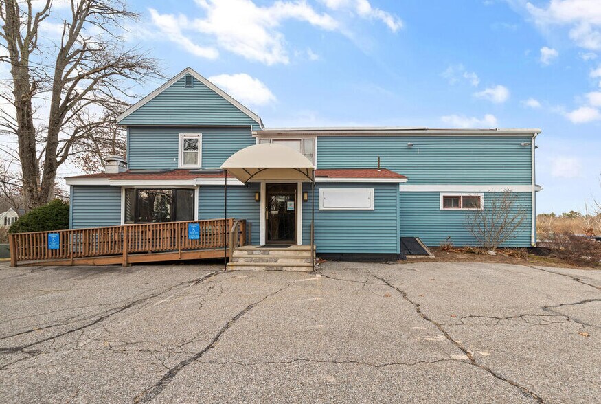 More Photos Of 251 Hampstead St, Methuen Flex For Sale