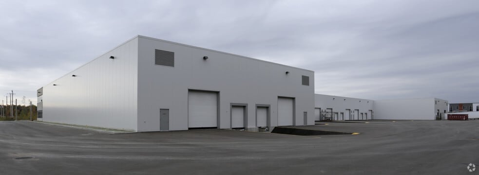 More Photos Of 1015-1037 Rue Des Forges, Terrebonne Industrial For Sale