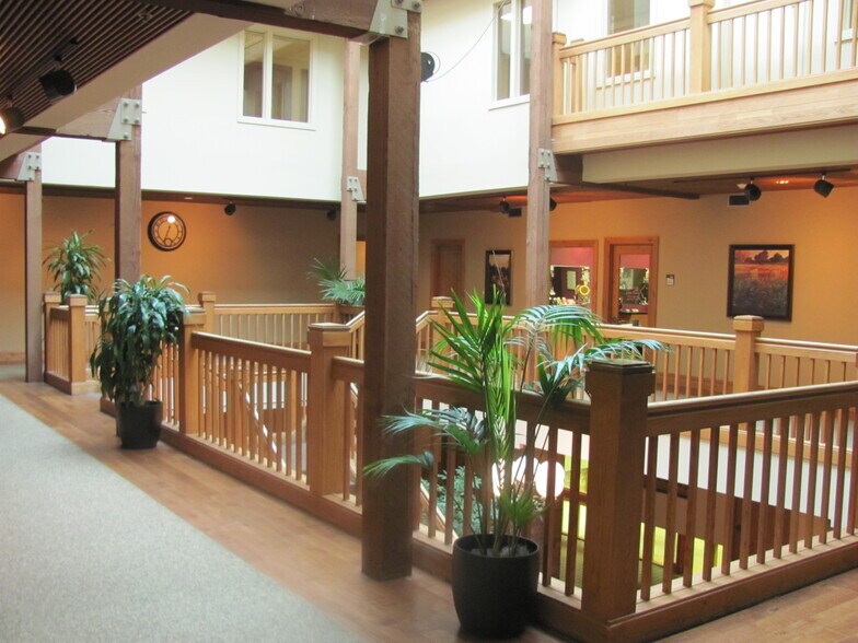 More Photos Of 1338 Commerce Ave, Longview Office For Sale