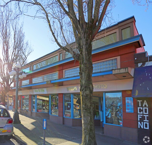 More Photos Of 791-799 Fort St, Victoria Storefront Retail Office For Lease
