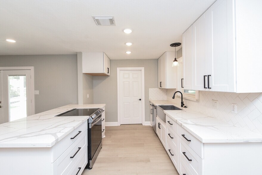 More Photos Of 19022 Old Mueschke Rd, Tomball Medical For Lease