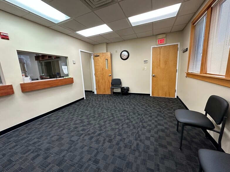 More Photos Of 1740 Oak Tree Rd, Edison Medical For Lease