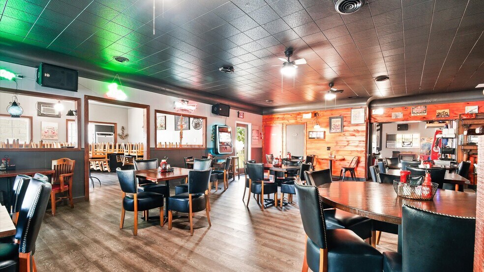 More Photos Of 4342-4348 Washington, Hooven Restaurant For Sale