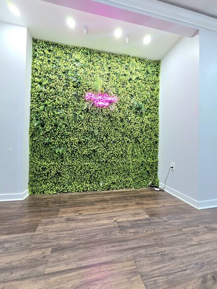 More Photos Of 4087 1/2 Lancaster Ave, Philadelphia Storefront Retail Residential For Lease