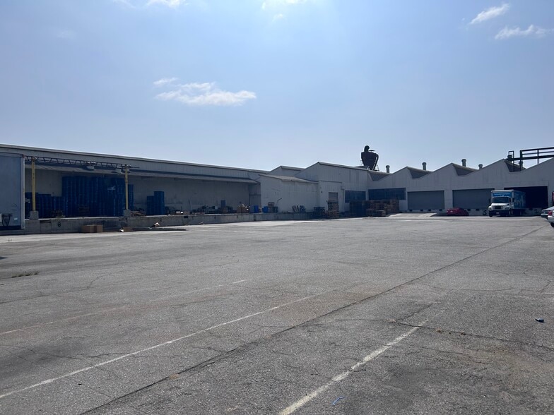 More Photos Of 5008 S Boyle Ave, Vernon Warehouse For Lease