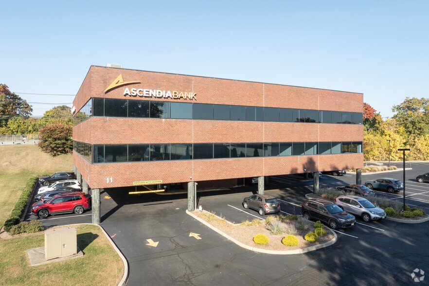 More Photos Of 11 Harristown Rd, Glen Rock Office For Lease