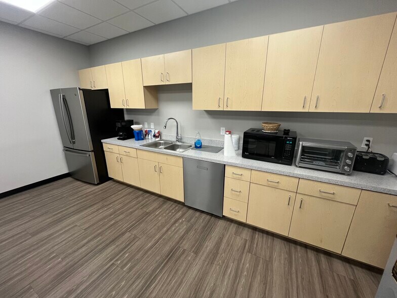 More Photos Of 5255 68th St SE, Caledonia Manufacturing For Lease