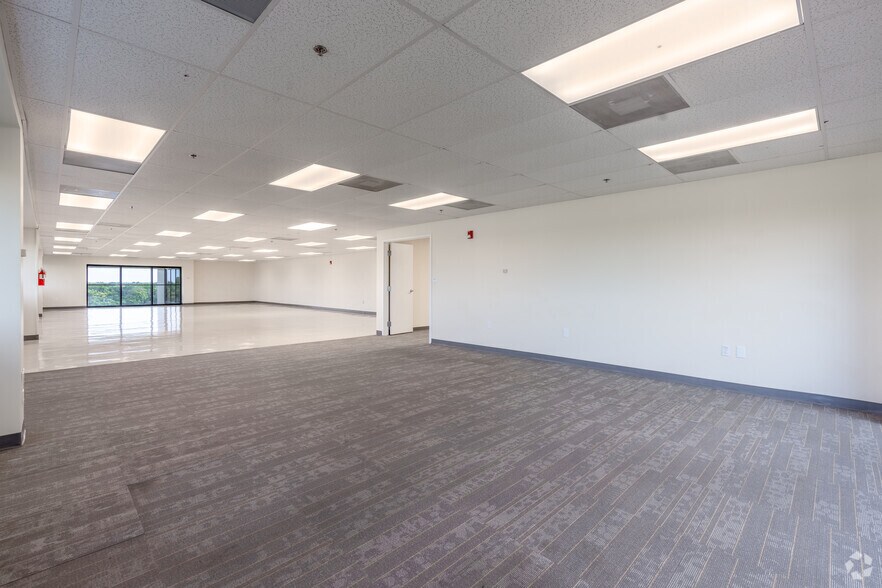 More Photos Of 10720 Caribbean Blvd, Cutler Bay Medical For Lease
