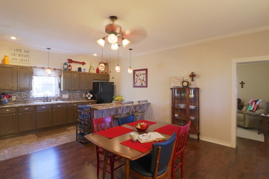 More Photos Of 2784 W State Highway 154, Quitman Hotel For Sale