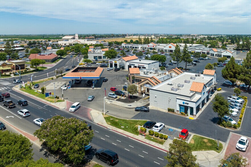 More Photos Of 1645 Countryside Dr, Turlock Unknown For Lease