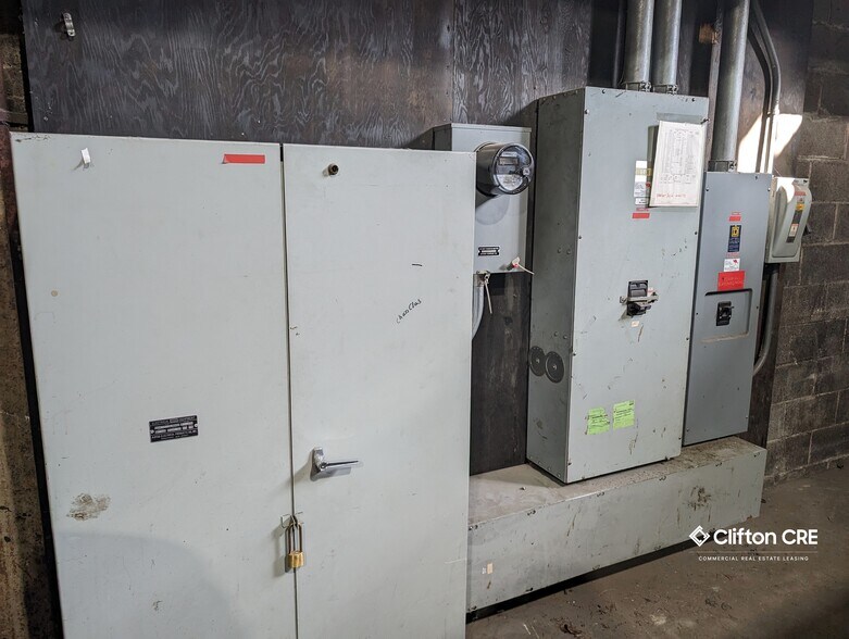 More Photos Of 22 Romanelli Ave, South Hackensack Warehouse For Lease