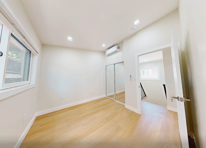 More Photos Of 2370 Portland St, Los Angeles Apartments For Sale
