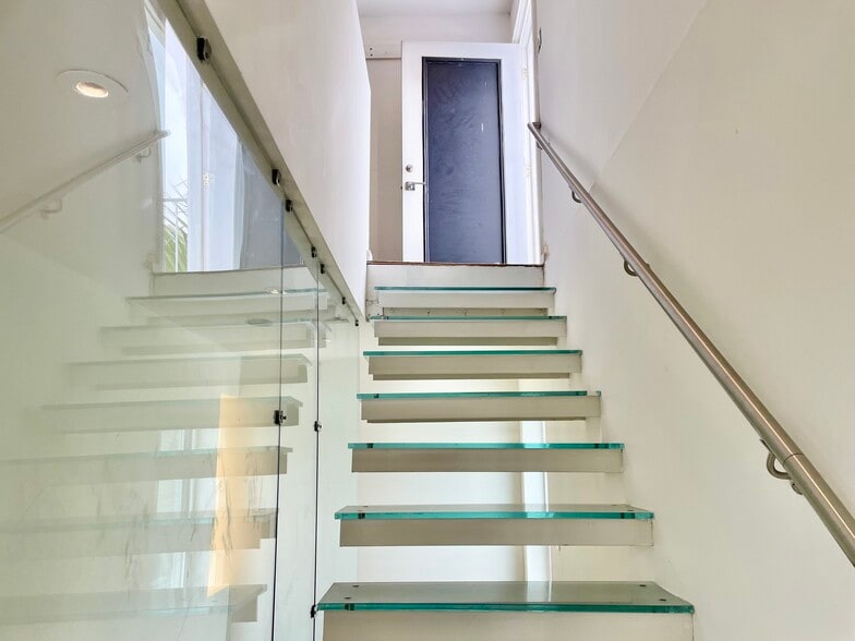 More Photos Of 3335 W Lamar St, Houston Office Residential For Lease