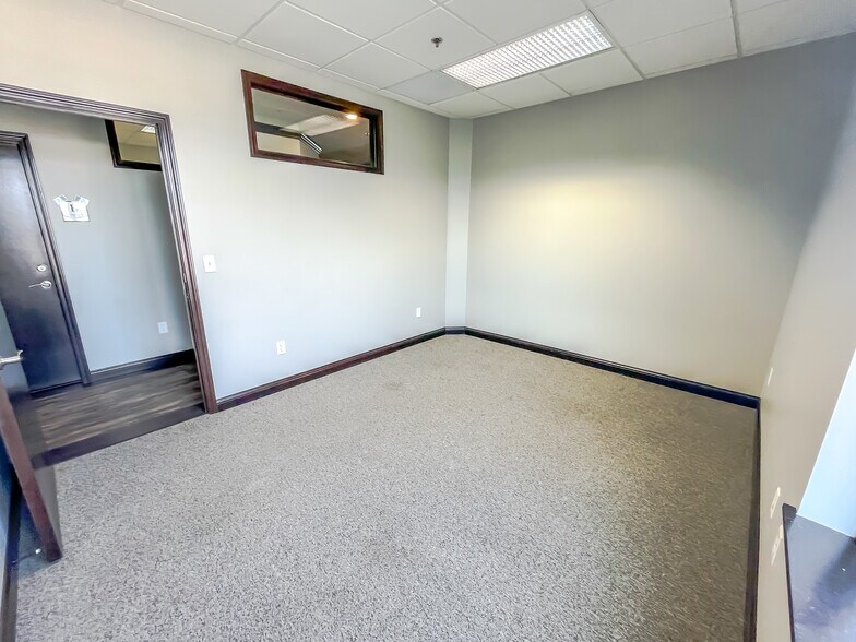 More Photos Of 123 N Main St, Crown Point Coworking Space