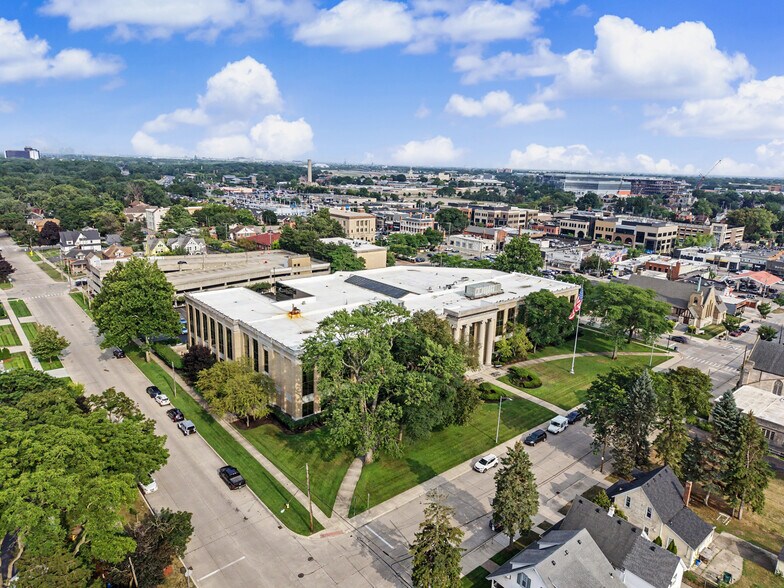 More Photos Of 835 Mason St, Dearborn Office For Lease