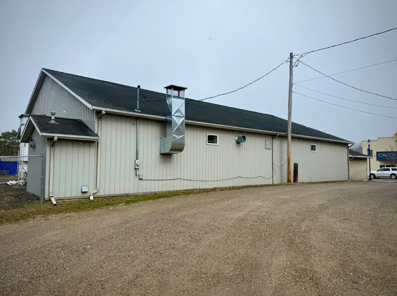 More Photos Of 207 N Main St, Olivet Auto Repair For Sale