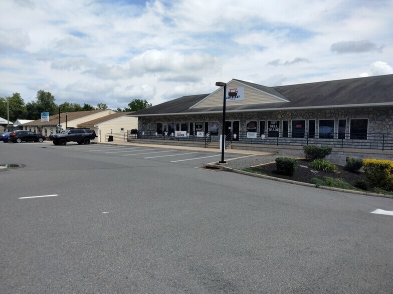 More Photos Of 1486 Rt 100, N. Coventry Twp, Chesco, Pottstown Storefront Retail Office For Sale