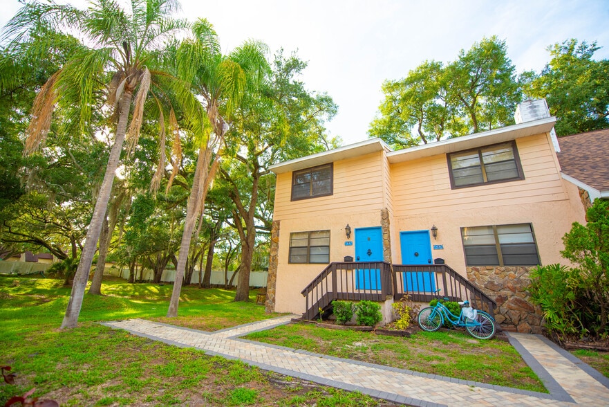 More Photos Of 12216 N 59th St, Tampa Apartments For Sale