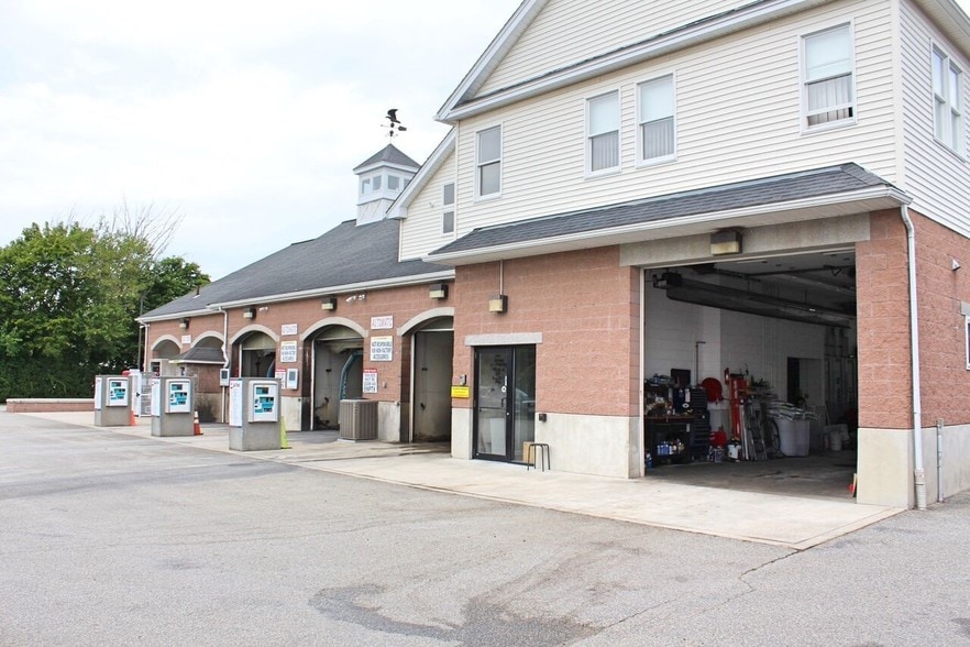 More Photos Of 237 Water St, Wakefield Carwash For Lease