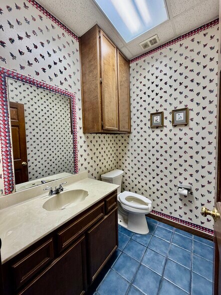 More Photos Of 3560 Delaware St, Beaumont Medical For Sale