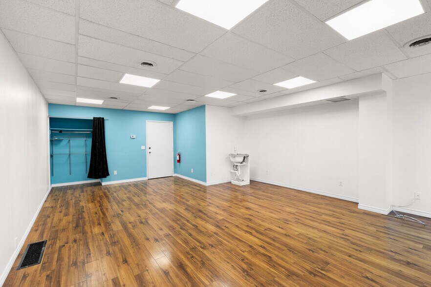 More Photos Of 537 Bernard Av, Kelowna Office For Lease