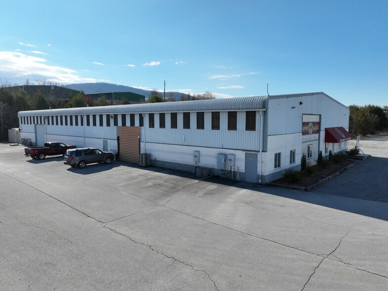 More Photos Of 3275 Newport Hwy, Sevierville Flex For Sale