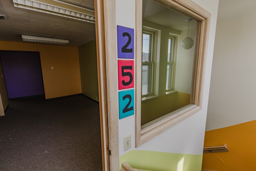 More Photos Of 722 N Main St, Newton Office For Sale