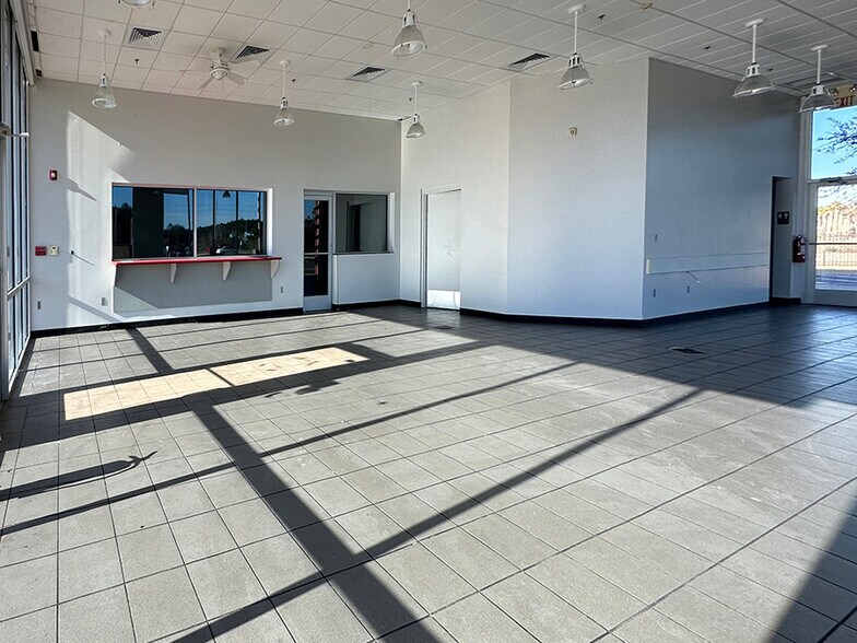 More Photos Of 1567 Branan Field Rd, Middleburg Freestanding For Lease