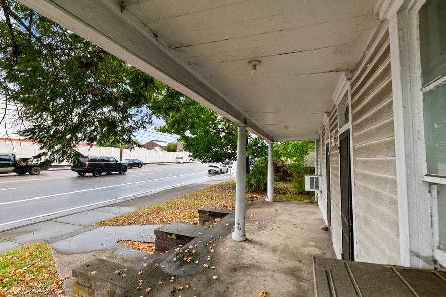 More Photos Of 226 E Main St, Sevierville Freestanding For Sale