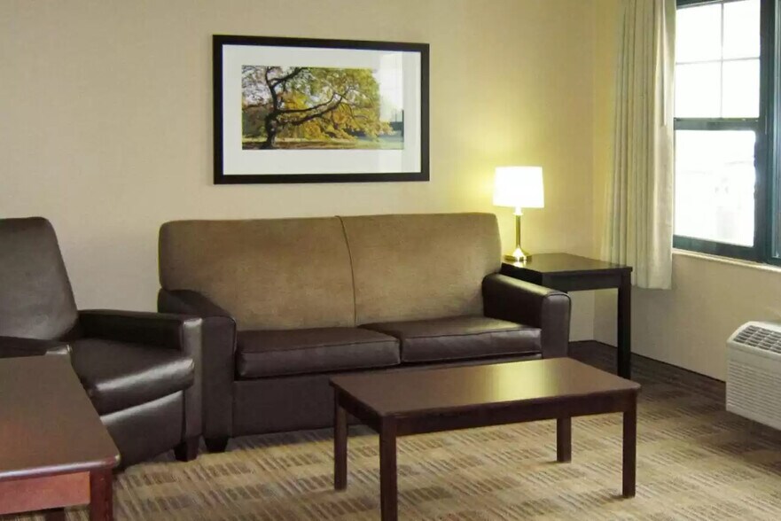 More Photos Of 572 E Beasley Rd, Jackson Hotel For Sale