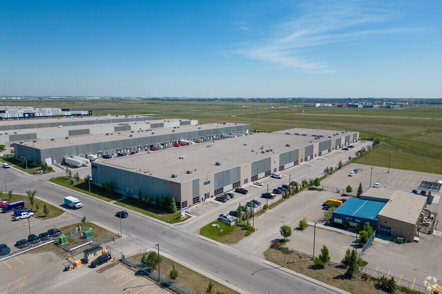 More Photos Of 10710 25th St NE, Calgary Warehouse For Lease