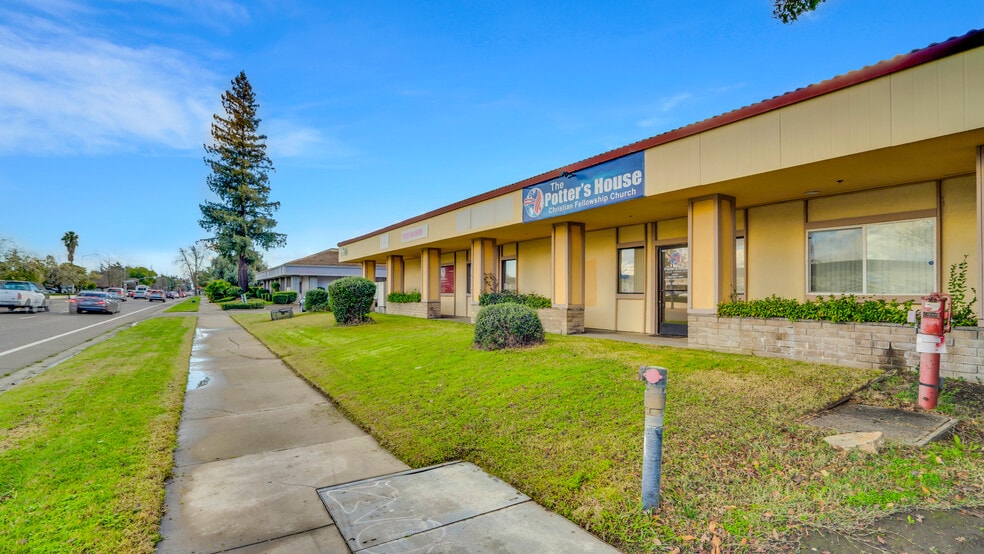 More Photos Of 5665 N Pershing Ave, Stockton Medical For Lease