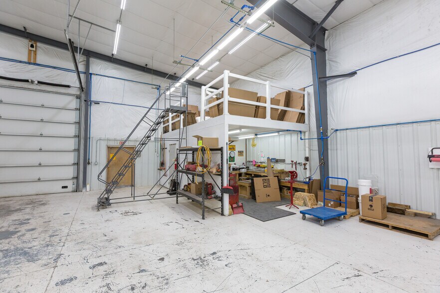 More Photos Of 497 Stevensville Airport Rd, Stevensville Warehouse For Sale