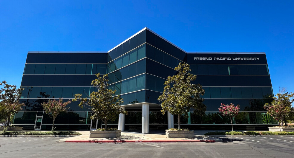 Primary Photo Of 5 E River Park Pl W, Fresno Office For Lease