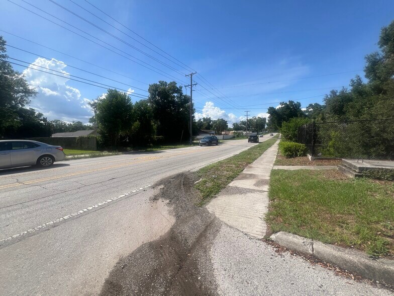 More Photos Of 1315-1321 N Kingsway Ave, Tampa General Retail For Lease
