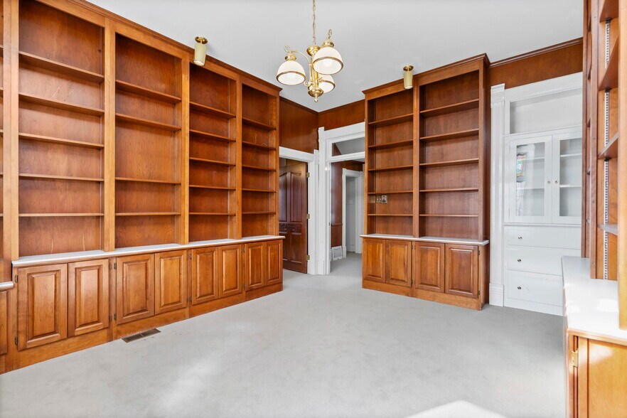 More Photos Of 2103 Evans Ave, Cheyenne Office For Lease