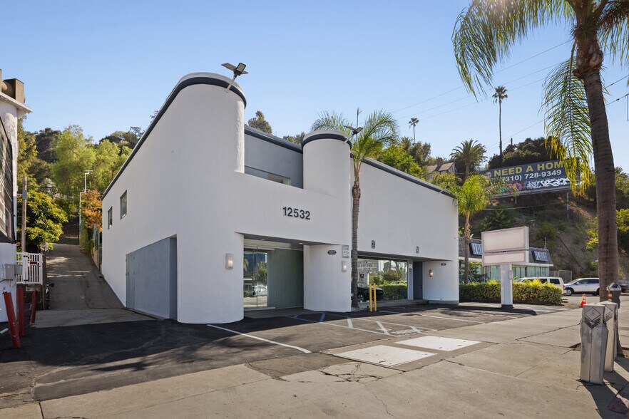 More Photos Of 12532 Ventura Blvd, Studio City Medical For Sale