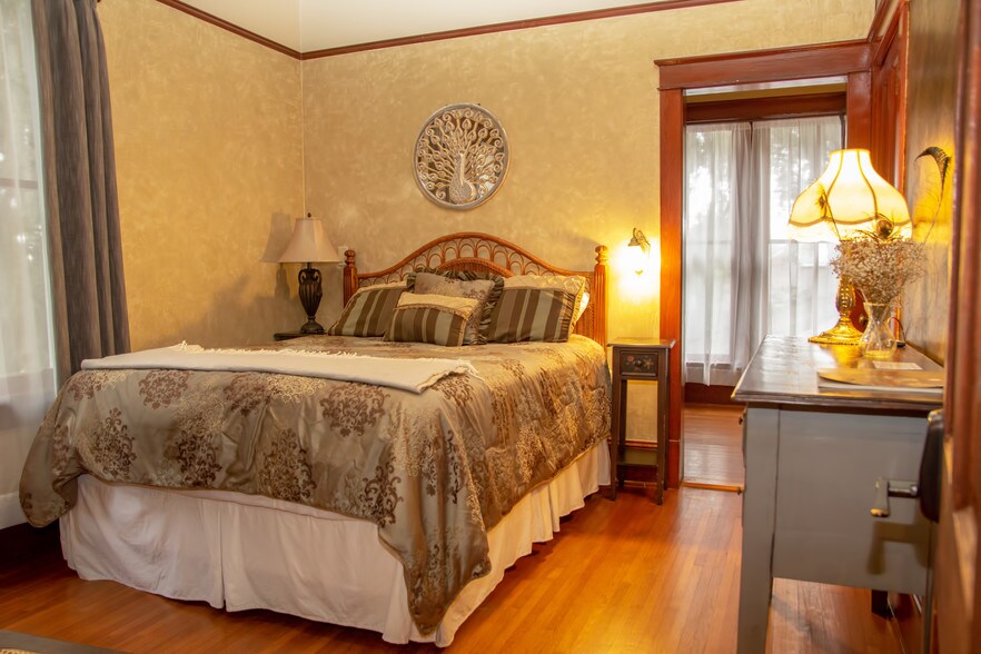 More Photos Of 620 N Tubb St, Oakland Specialty For Sale