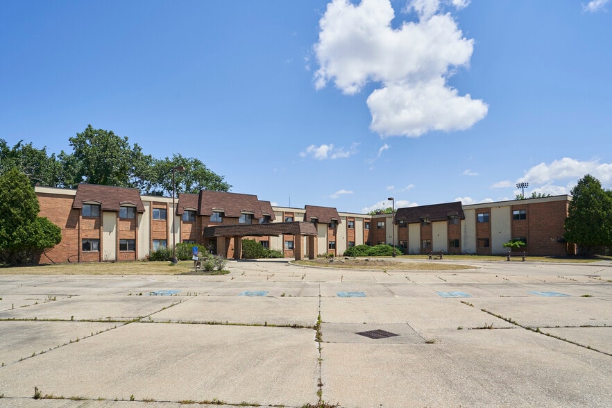 More Photos Of 16231 Broadway Ave, Maple Heights Assisted Living For Lease