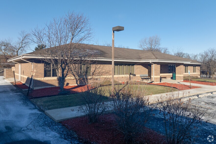 More Photos Of 18636 Dixie Hwy, Homewood Medical For Lease