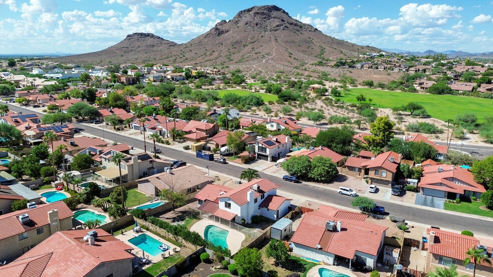 More Photos Of 1927 E Crocus Dr, Phoenix Specialty For Sale