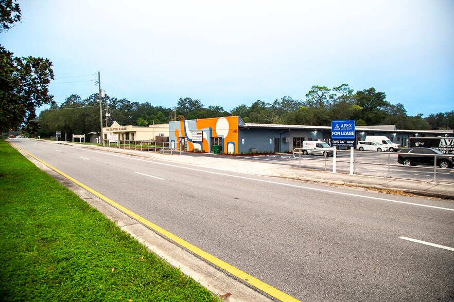 More Photos Of 1495 Seminola Blvd, Casselberry Warehouse For Lease