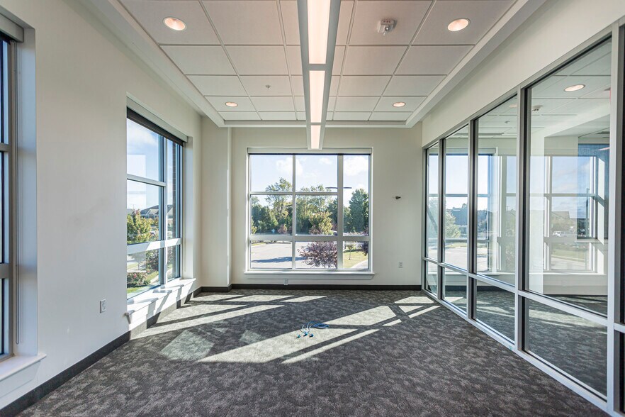More Photos Of 2101 High Wickham Pl, Louisville Office For Sale