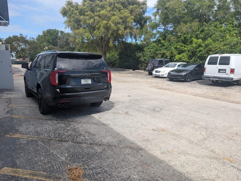 More Photos Of 3300 S Congress Ave, Boynton Beach Showroom For Lease