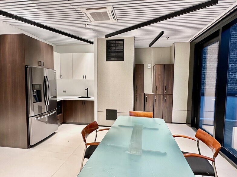 More Photos Of 44 W 37th St, New York Office For Lease