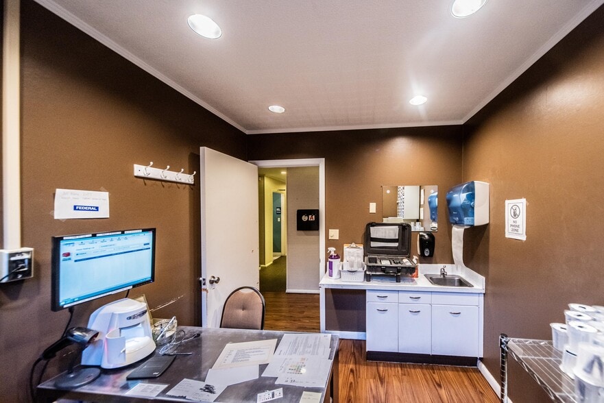 More Photos Of 2535 Broadway St, Paducah Office For Lease