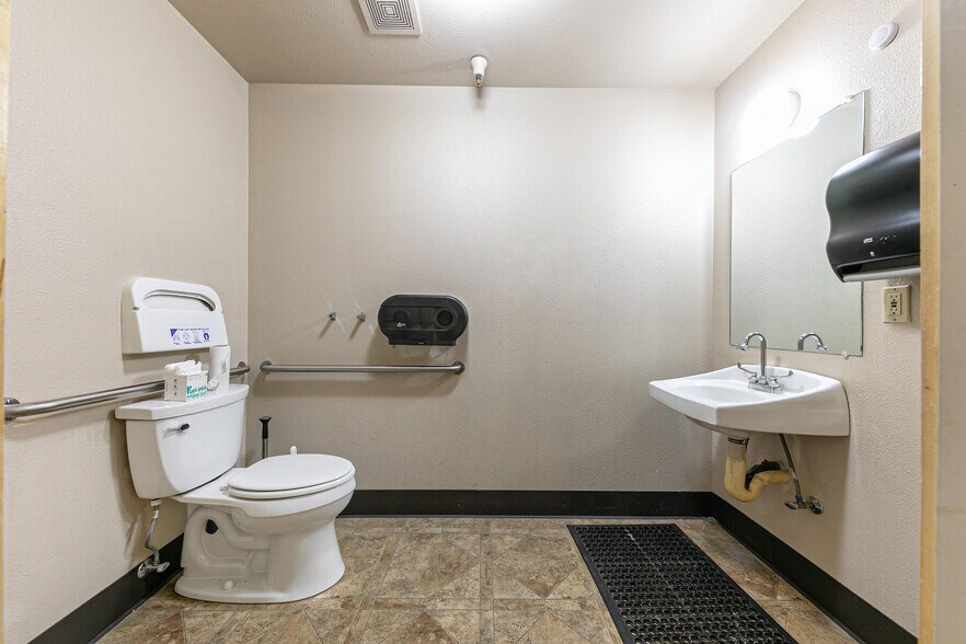 More Photos Of 12315 Deerfield Dr, Truckee Office Residential For Sale