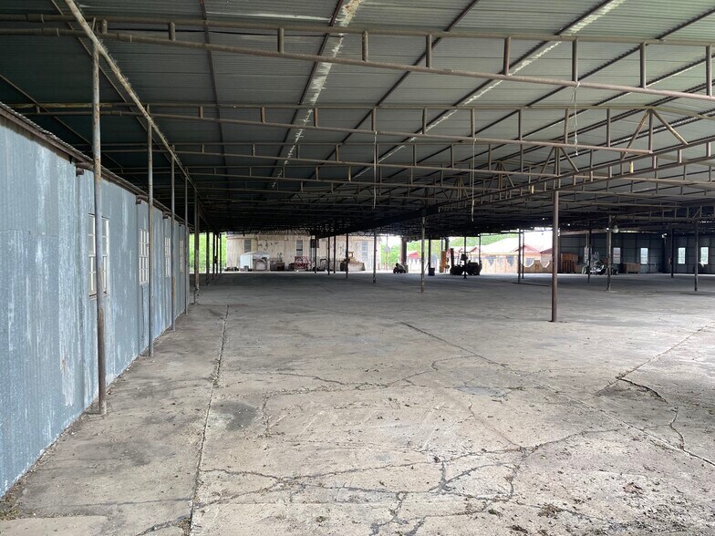 More Photos Of 8210 New Laredo Hwy, San Antonio Industrial For Sale